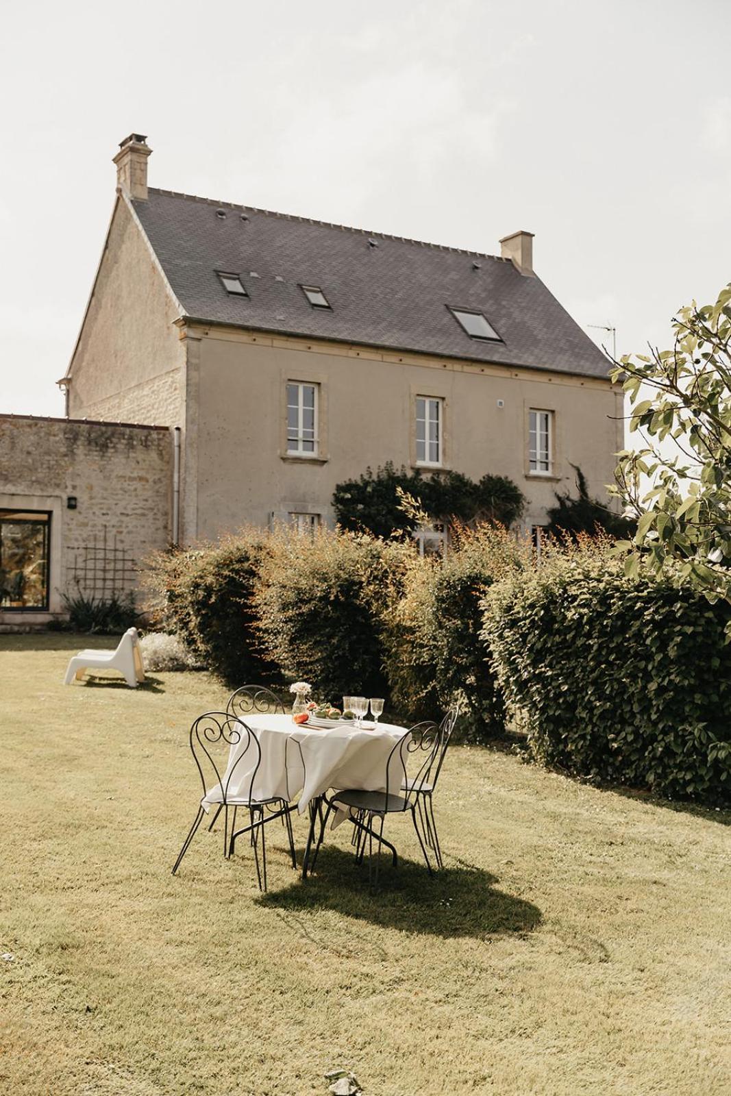 Le Clos Poulain Petits Gites De Charme Et Chambres D'Hotes Familiales Au Calme Proche Bayeux Et Des Plages Nonant Bagian luar foto